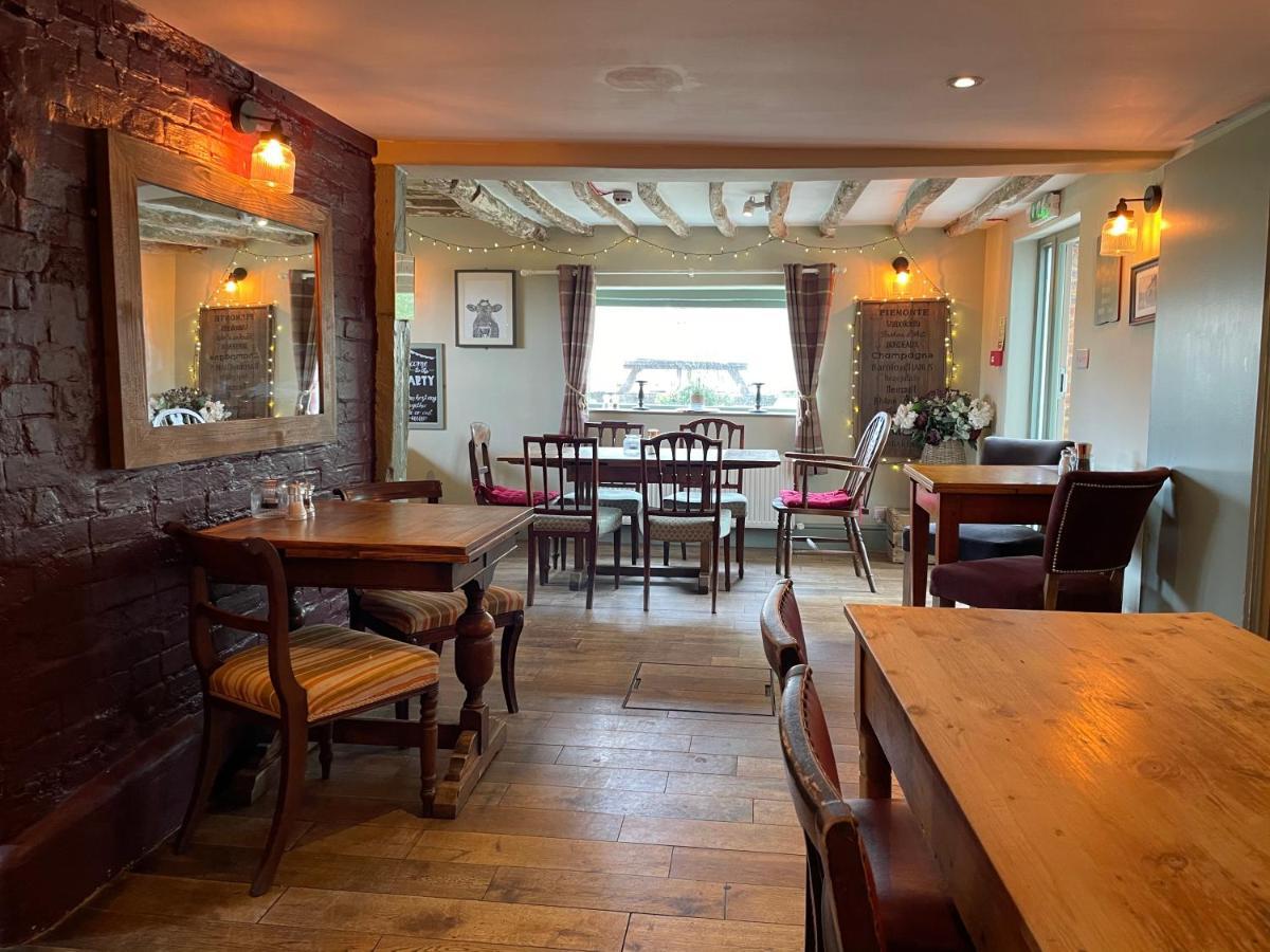 The Windmill Inn Horsham Zewnętrze zdjęcie