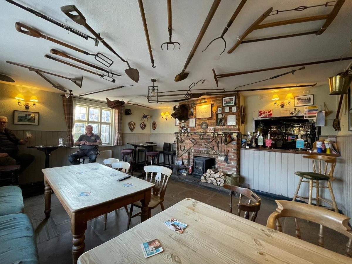The Windmill Inn Horsham Zewnętrze zdjęcie